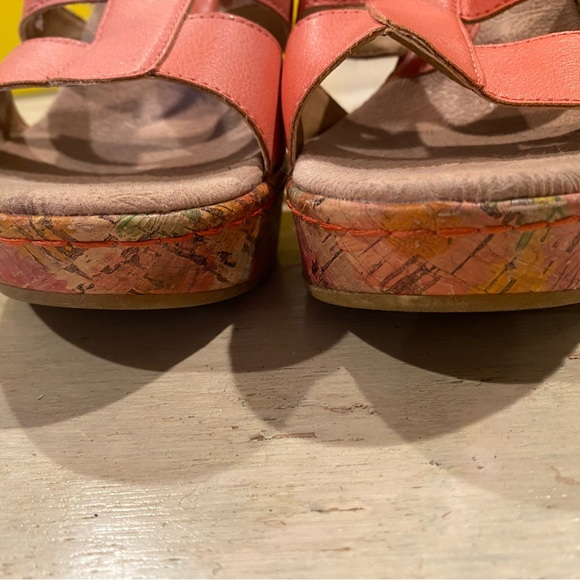 Sonoma multicolored heels platforms with peach straps. Size 8.5 - Picture 4 of 7